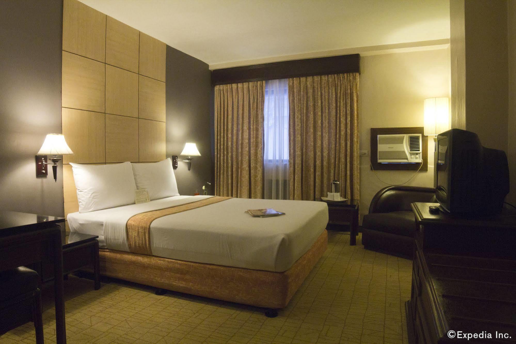 Hotel Riviera Mansion Manila