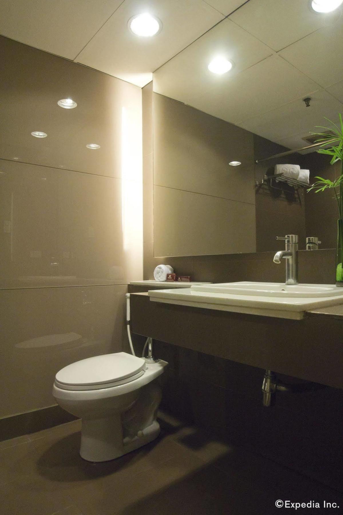 Riviera Mansion 3*
